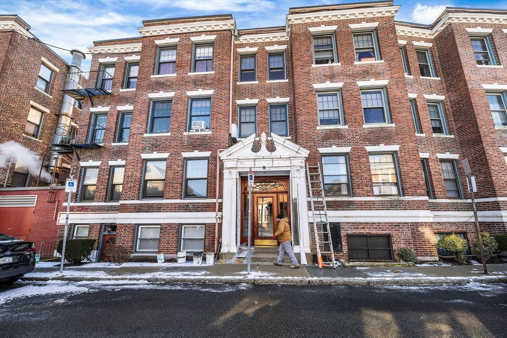 100 Lanark Rd #8 in Brighton