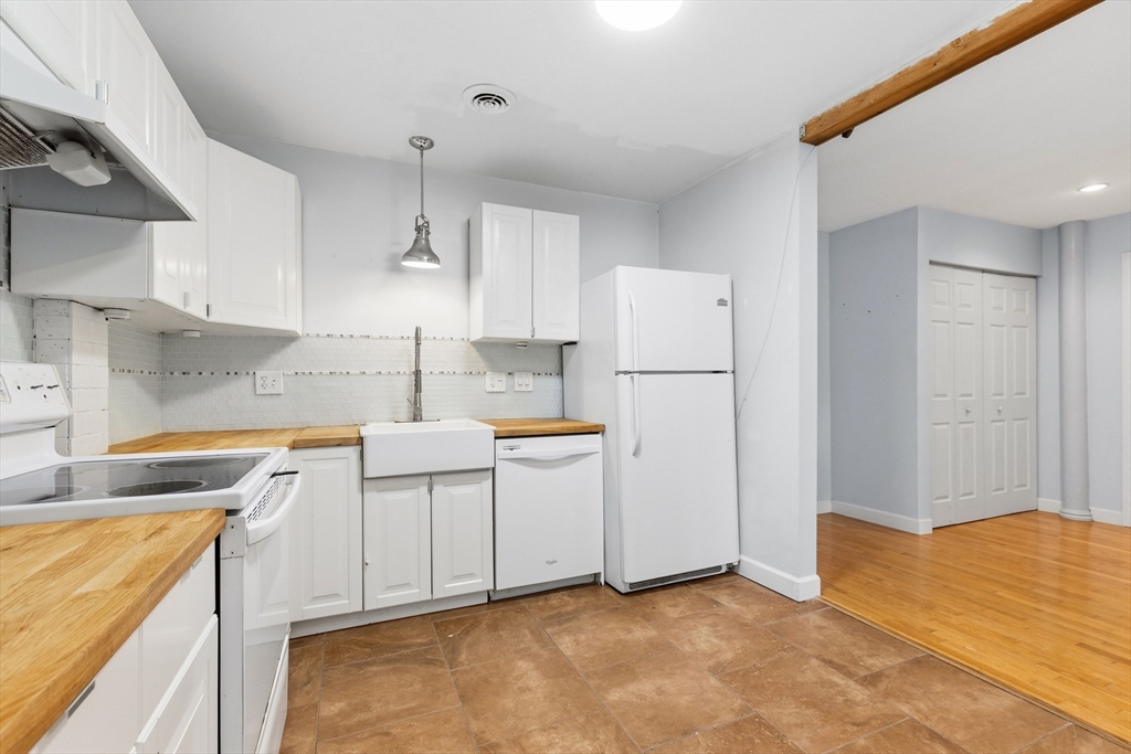 96 Old Colony Ave #234 in East Taunton