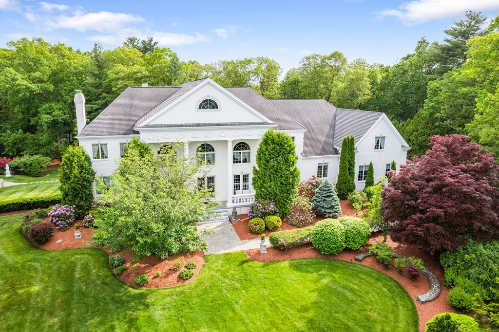 6 Steel Rd in Hopedale