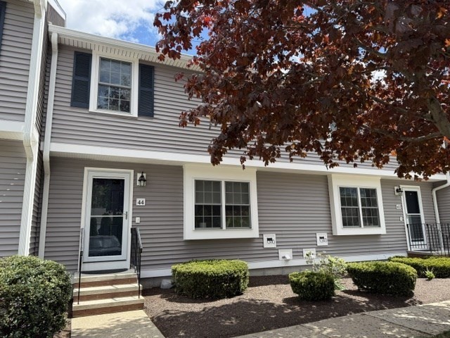 5 Meadowhill Ct #44 in South Easton
