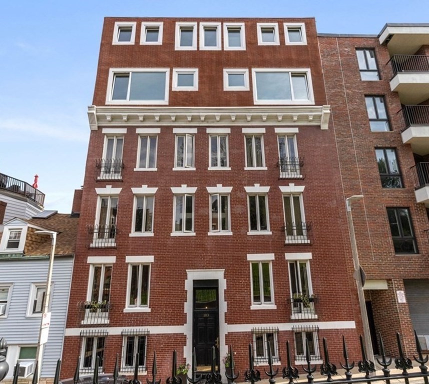 103 Charter St #1 in Boston