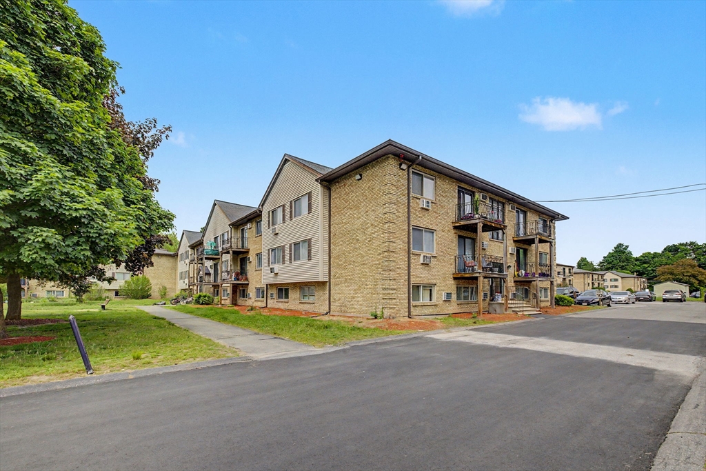 351 Pawtucket Blvd #7 in Lowell