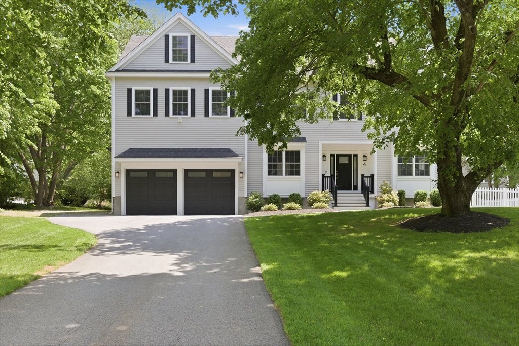4 Augustus Rd in Lexington
