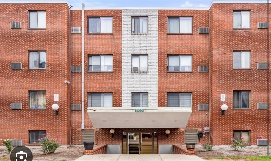 800 Governors Dr #6 in Winthrop