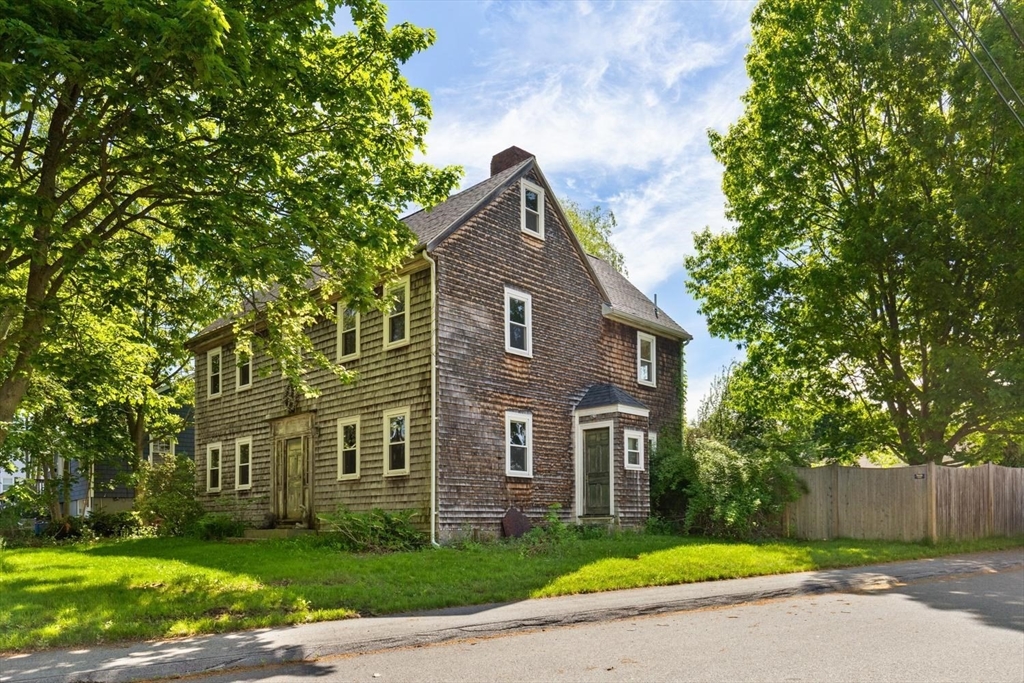 25 Poplar Street in Gloucester