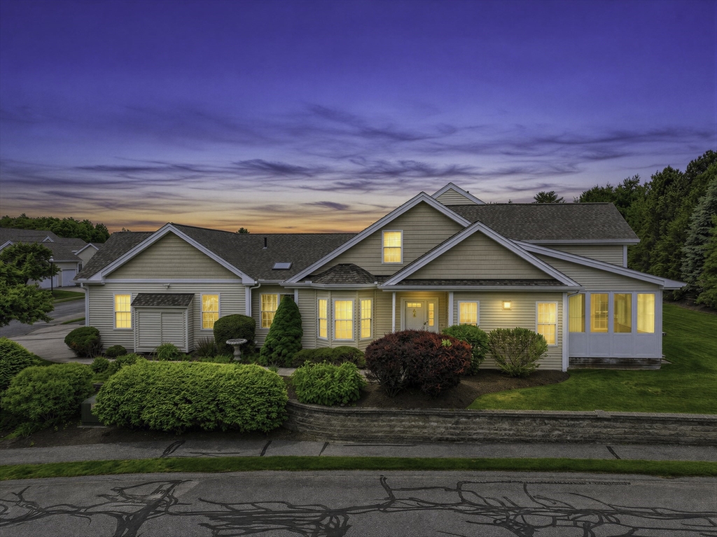 70 Orchard Meadow Dr #70 in Shrewsbury