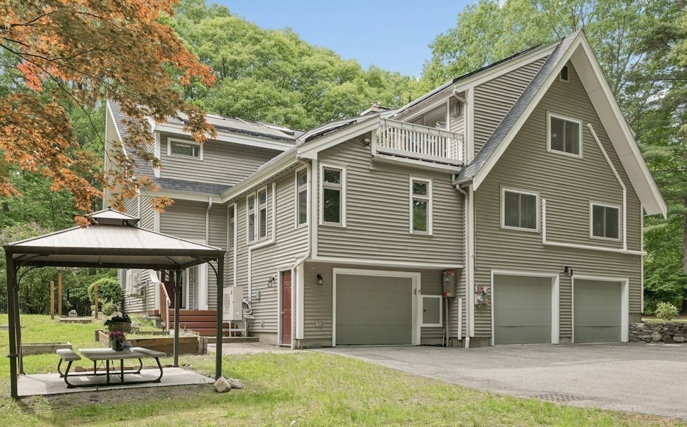 10 Cold Harbor Drive in Northborough