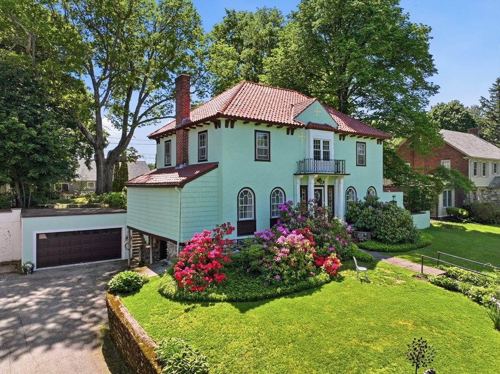 32 Terrace Dr in Worcester
