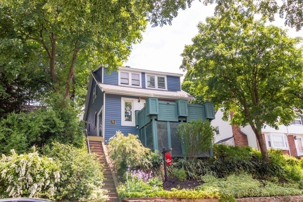 79 Redlands in West Roxbury