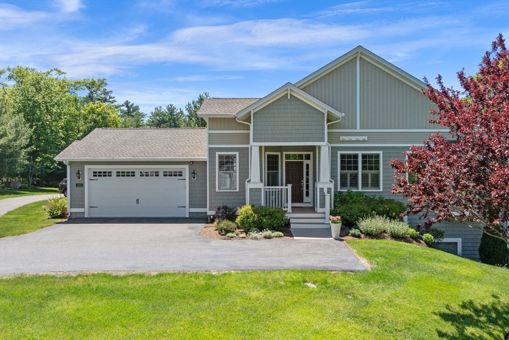 28 Kennedy Rd #B in Gloucester