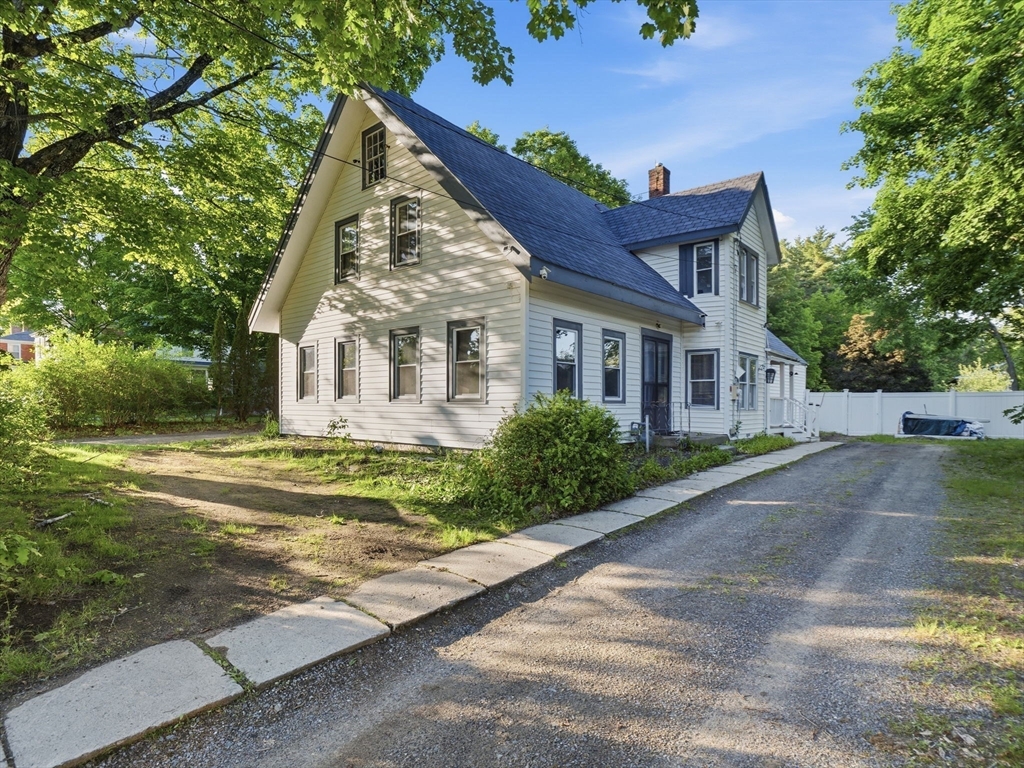 9 Turnpike Rd in Townsend