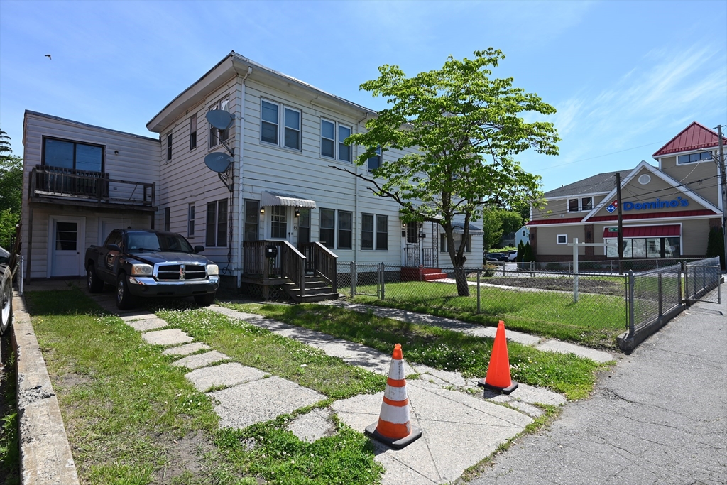 89 Mammoth Rd in Lowell