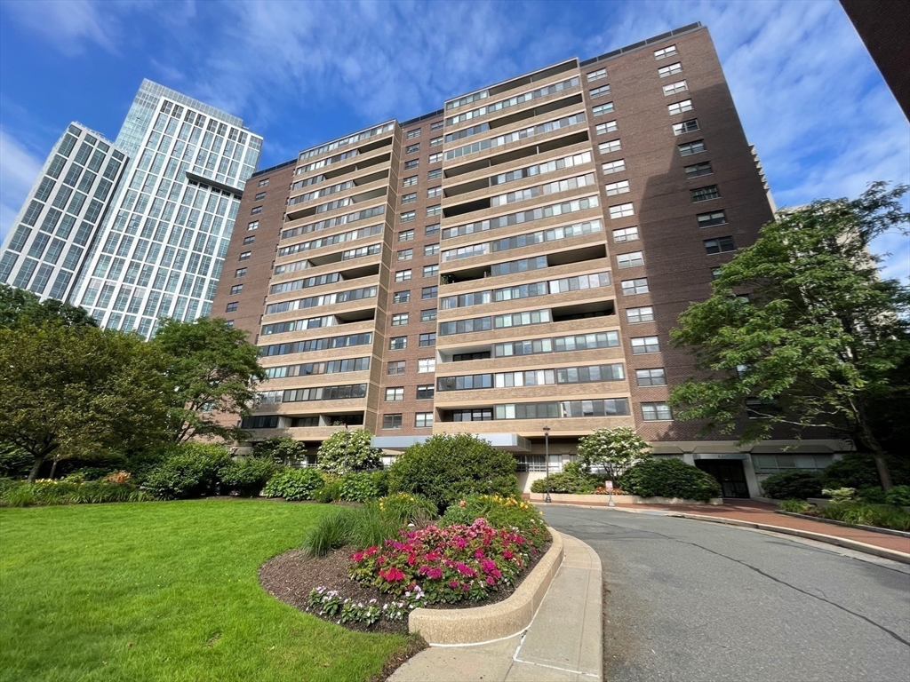 9 Hawthorne Place #12F in Boston