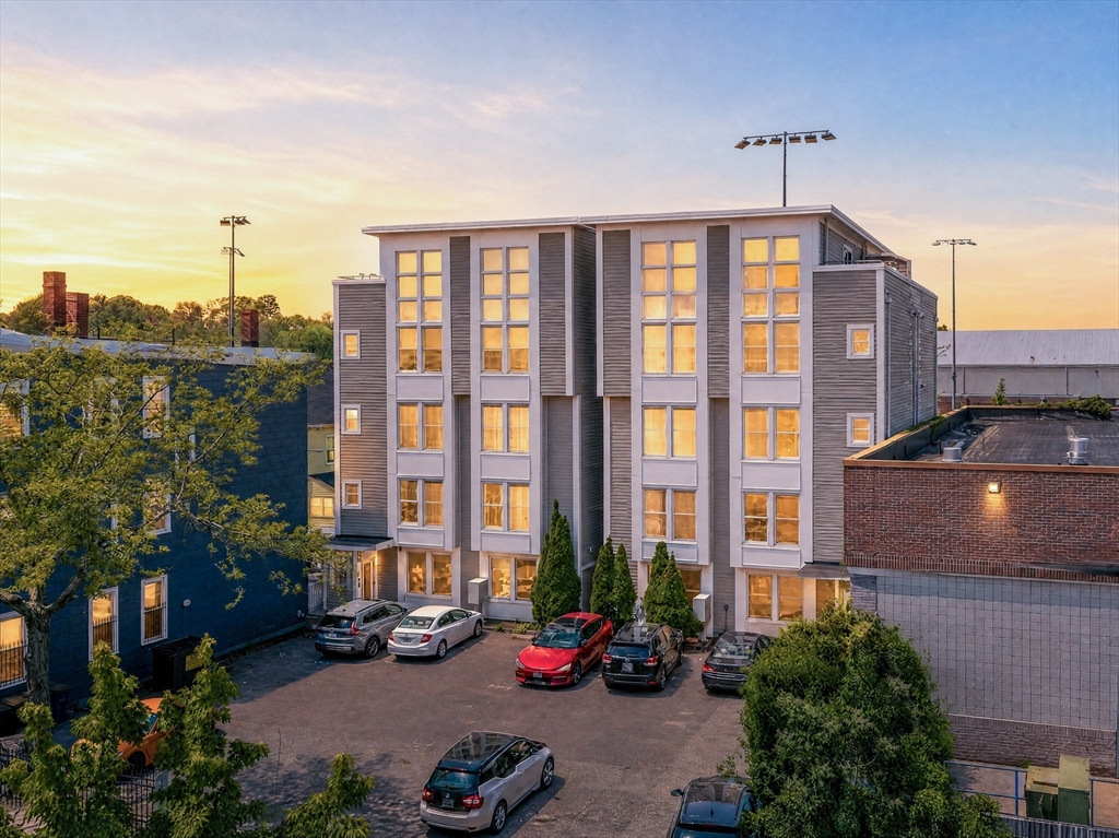 21 Park St #2 in Somerville