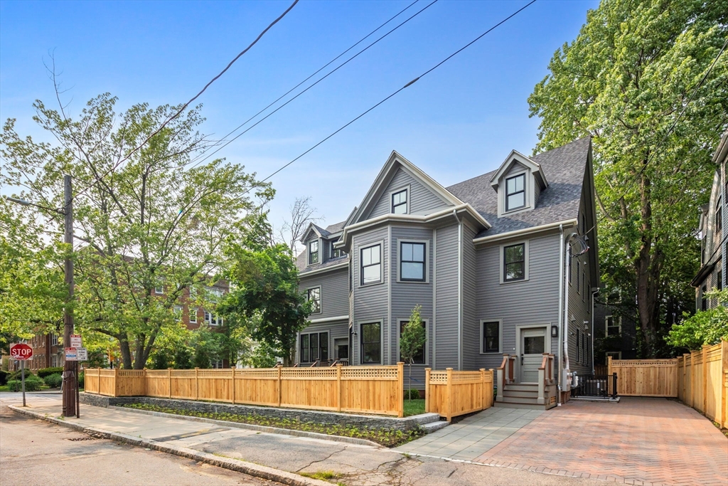 43 Wendell Street #43 in Cambridge