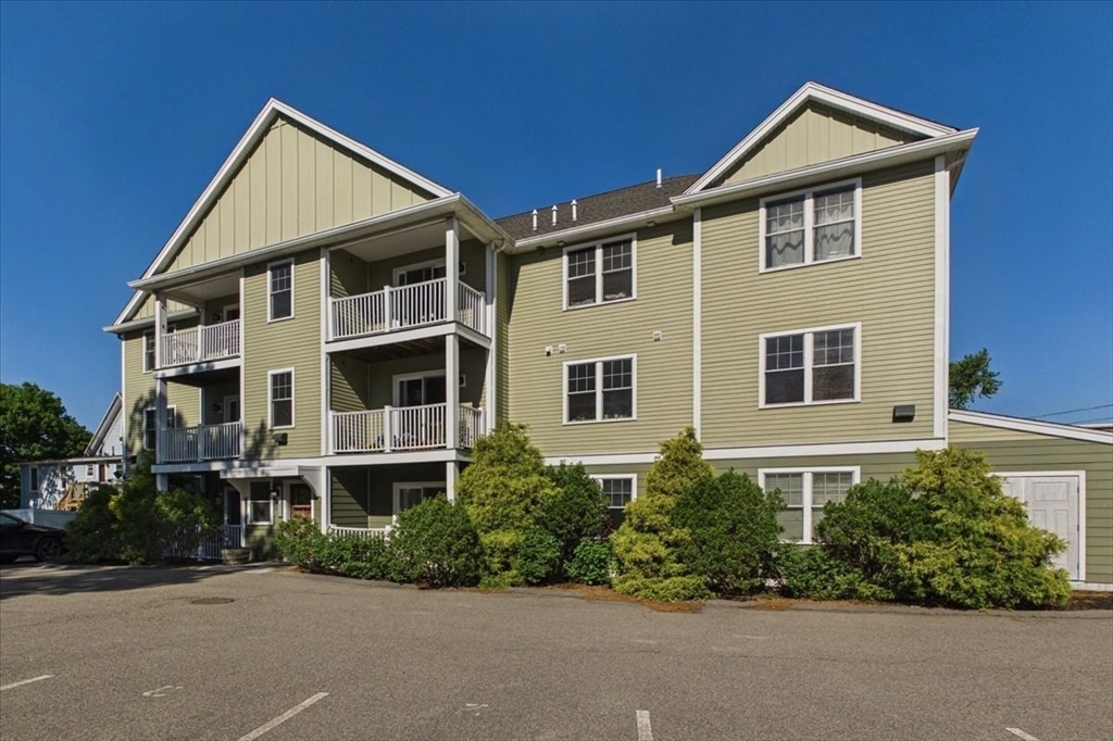 153 Sumner St #1 in Quincy