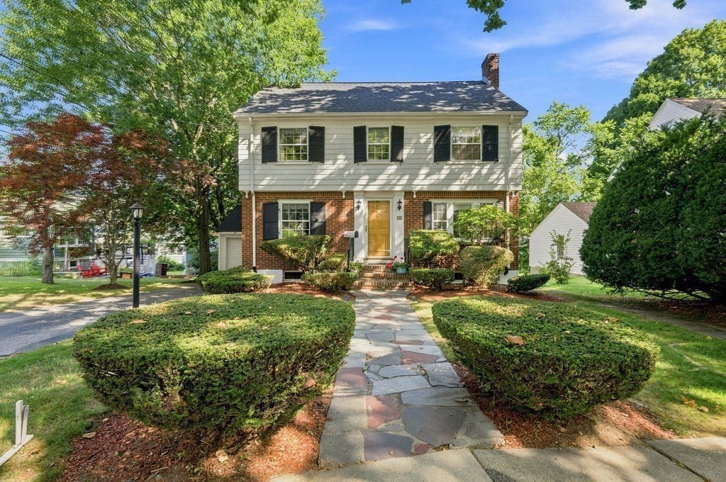 8 Carlson Circle in West Roxbury