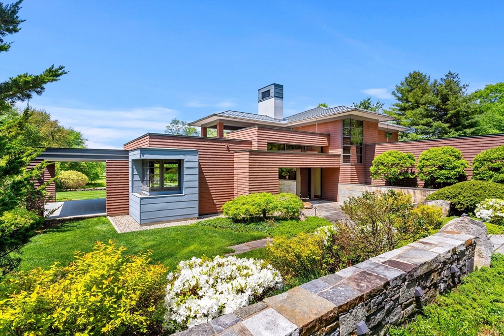 5 Redwood Cir in Boylston
