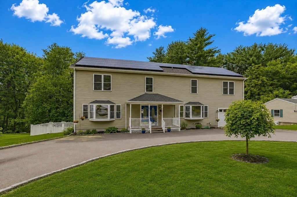 12 Corcoran Rd in Burlington