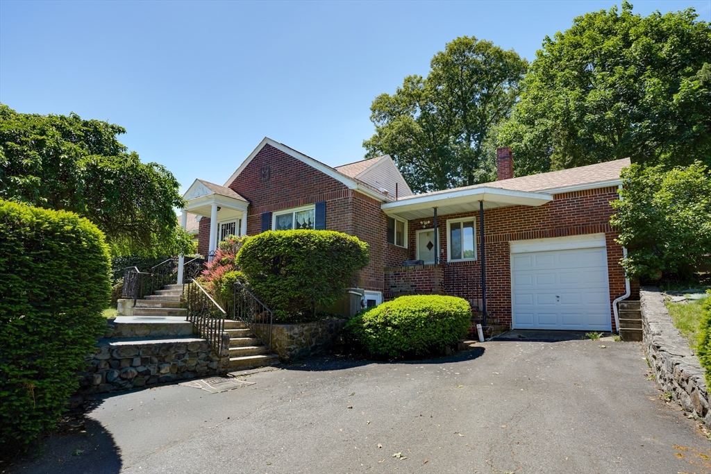 262 Clifton St in Belmont