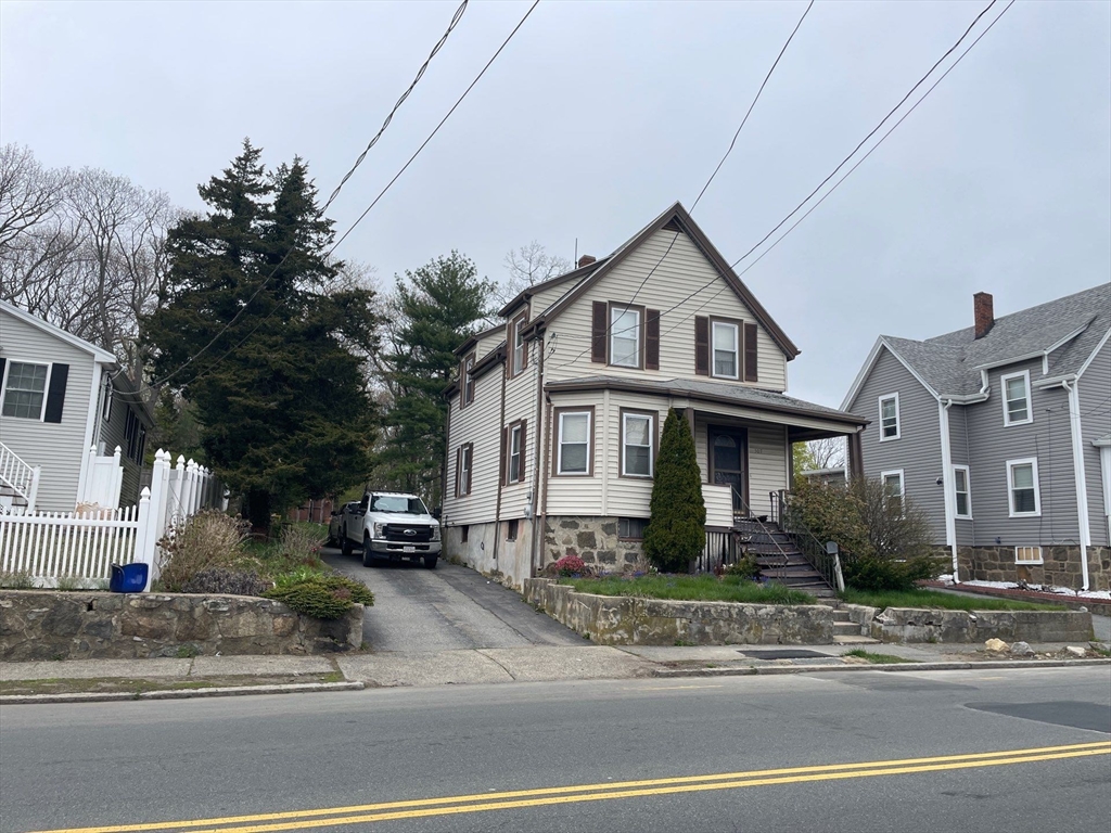 307 Parkland Ave in Lynn