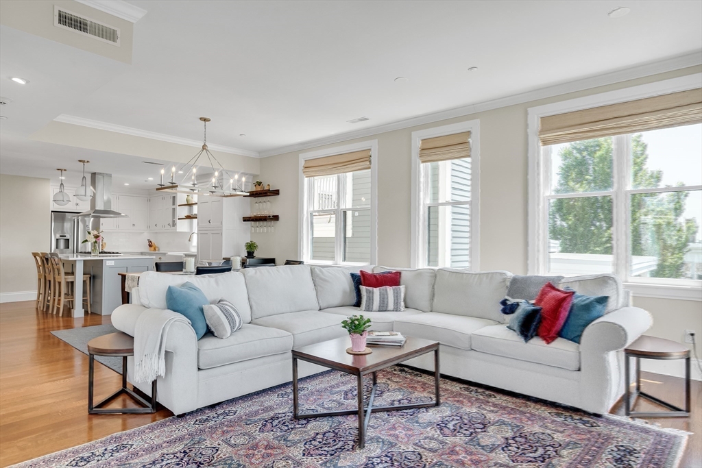284 Bunker Hill St. #4 in Charlestown