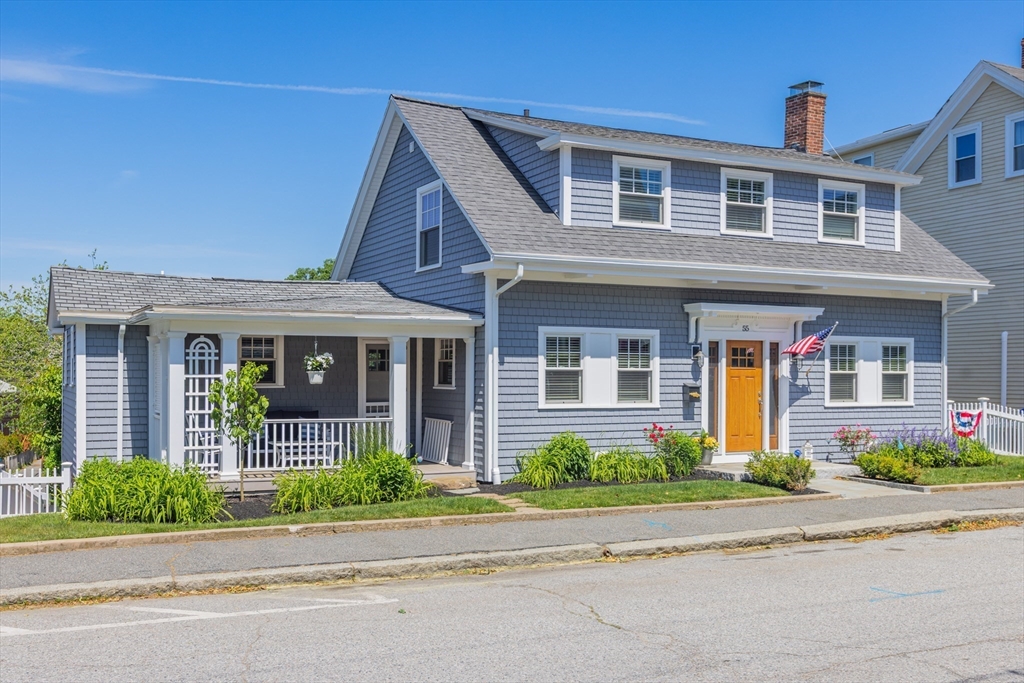 55 Gregory St in Marblehead