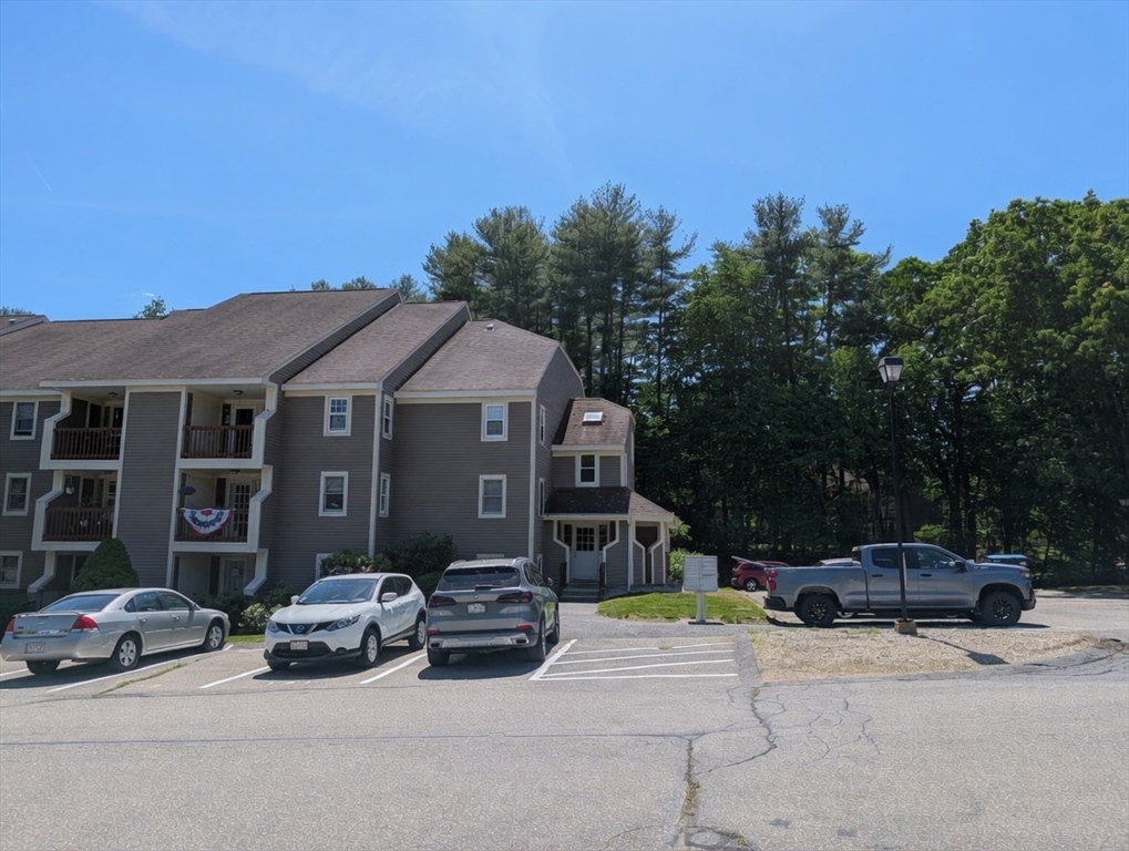 182 Heritage Dr #182 in Whitinsville