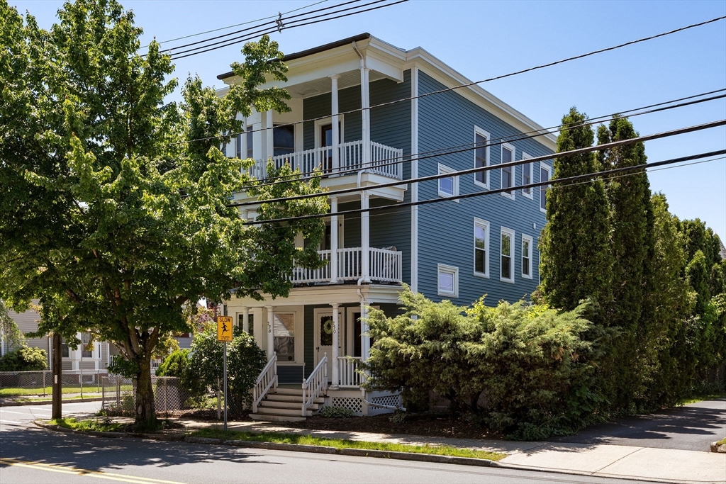 228-230 Euclid Ave in Lynn