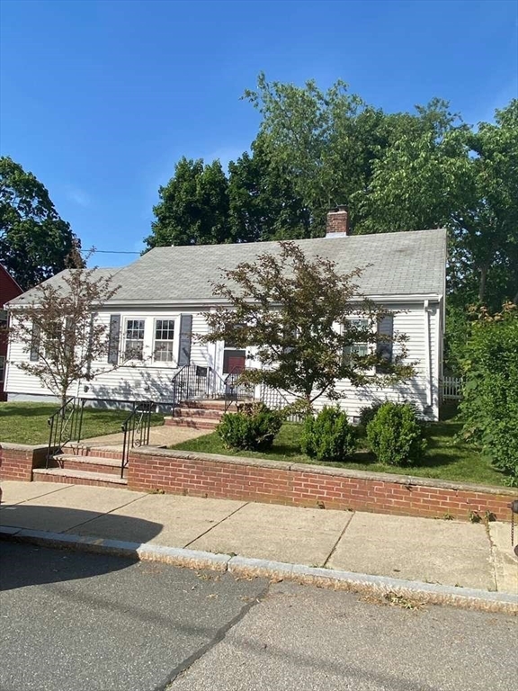 41 Bronx Rd in West Roxbury