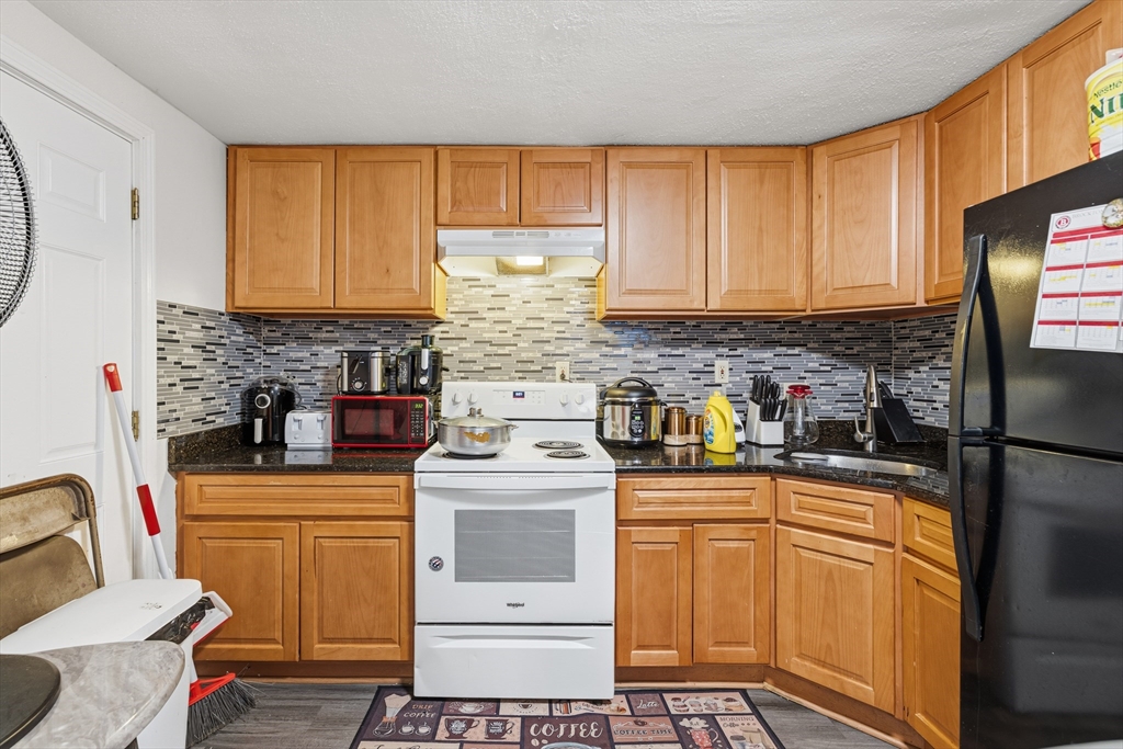 29 Auna Dr #3 in Brockton