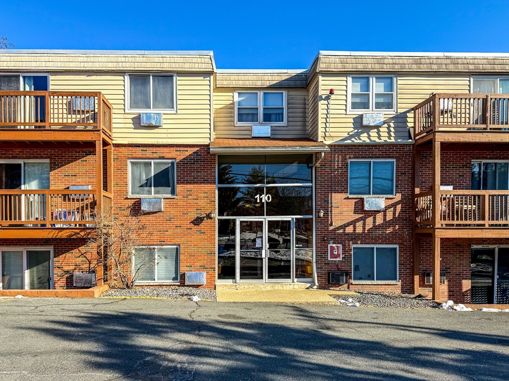 110 Boston Post Rd E #4 in Marlborough