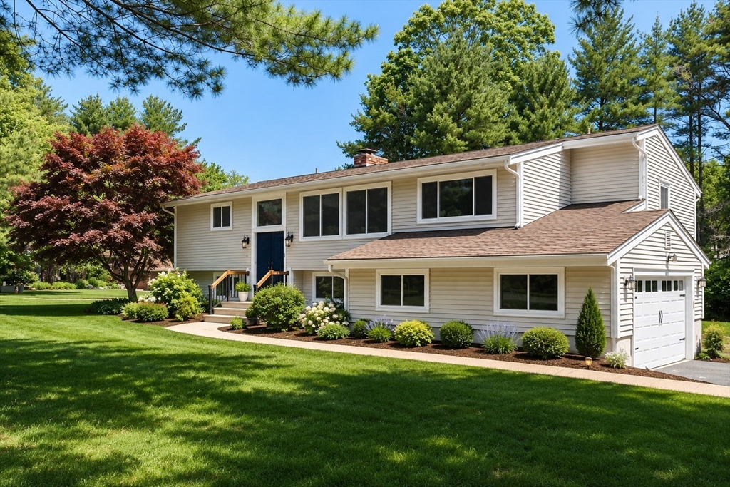 9 Merifield Lane in Natick