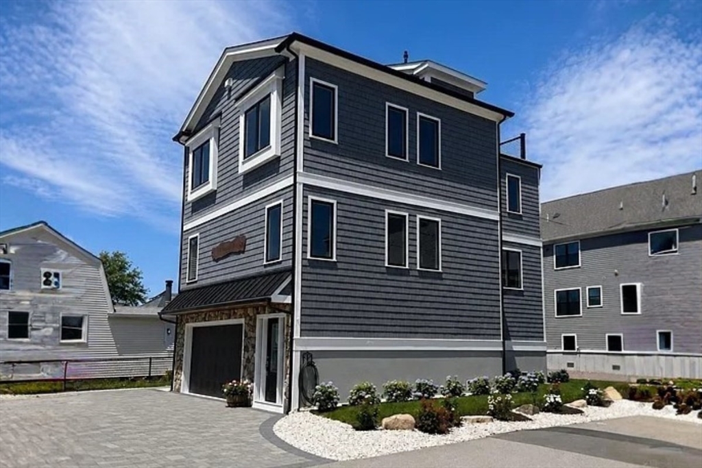 84 Post Island Road in Quincy