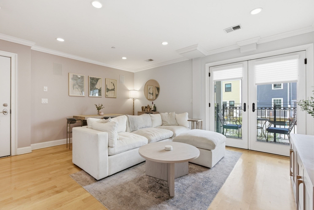 881 E 2nd St #10 in Boston