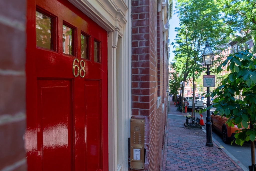 68 Phillips St #6 in Boston