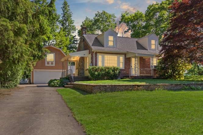 84 Walnut St in Walpole