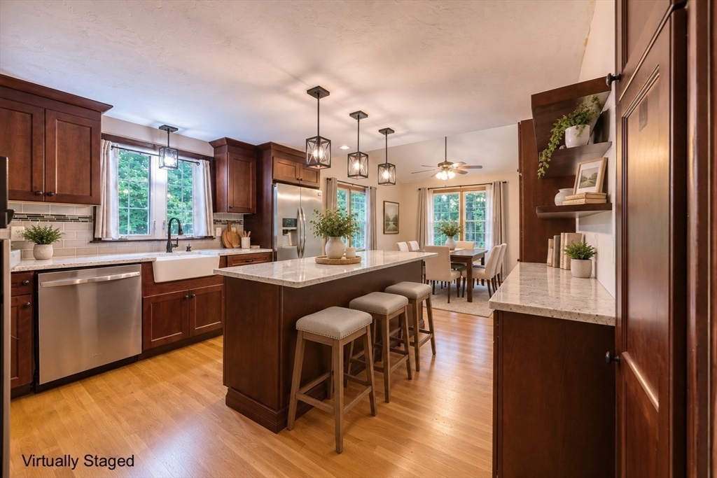 105 Shallow Pond Ln in Plymouth