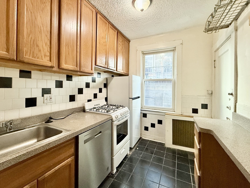 26 Chiswick Rd #6 in Brighton
