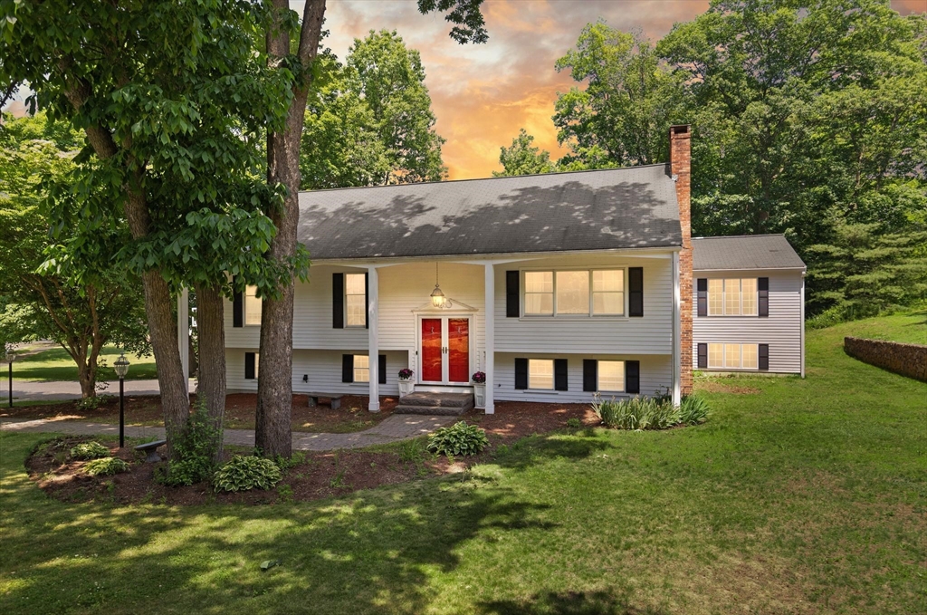 4 Pentucket Ln in Danvers