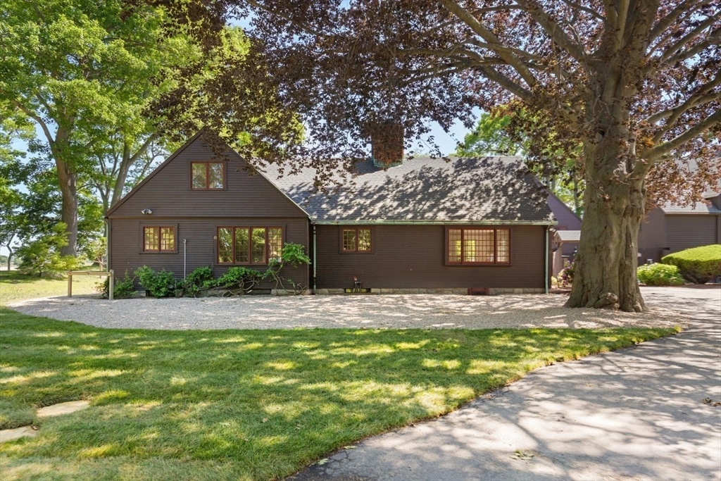 69 Dolliver Neck Rd in Gloucester