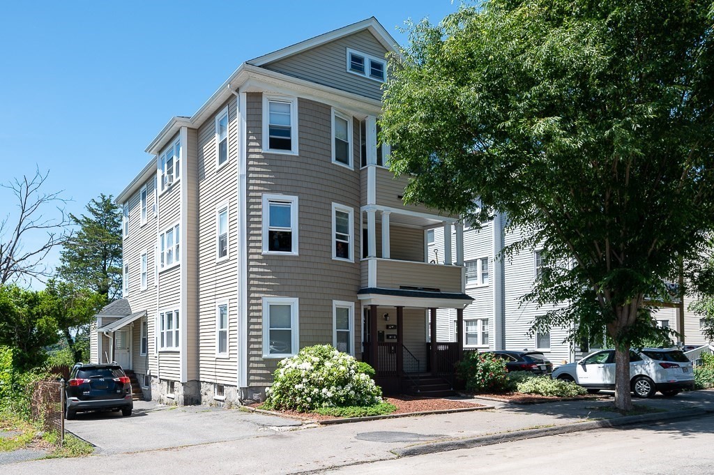 126 Sterling St in Worcester