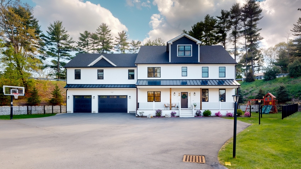 4 Lincoln Ct in Medfield