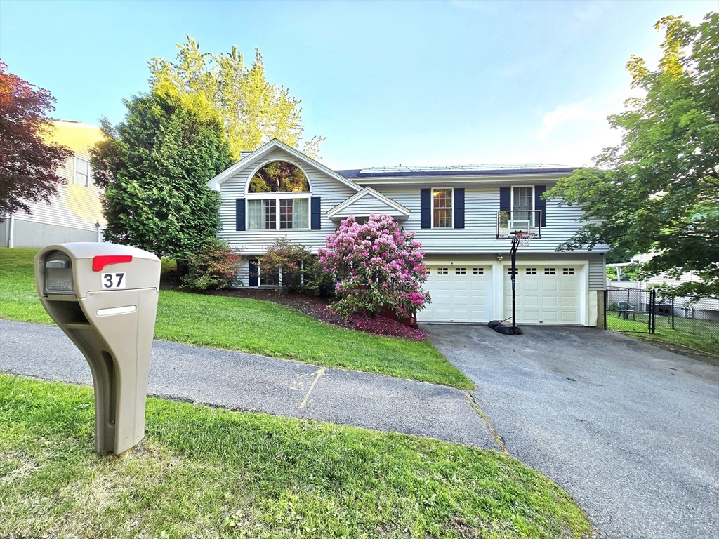 37 Moreland Green Dr in Worcester