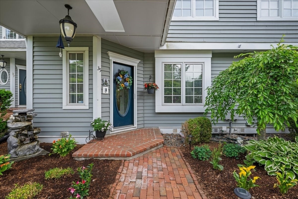 35 Eastern Point Dr #34 in Shrewsbury