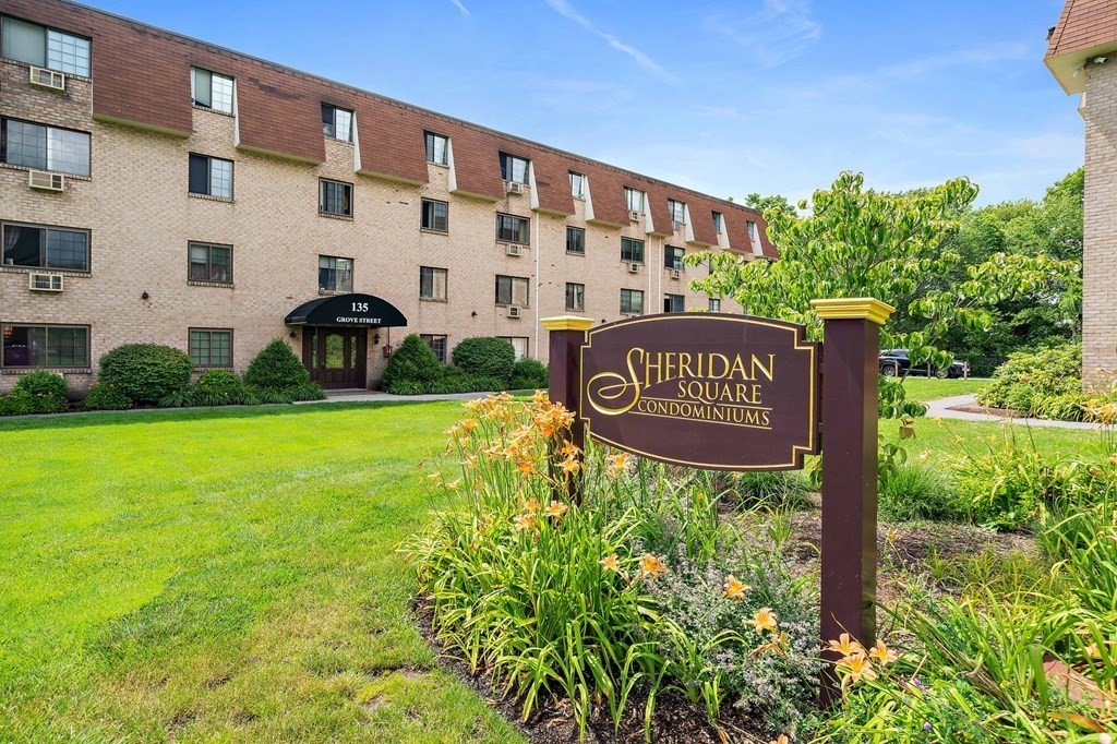 135 Grove Street #111 in Rockland