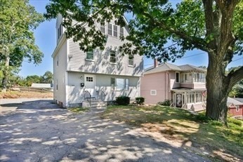 77 Rock Glen Rd in Medford