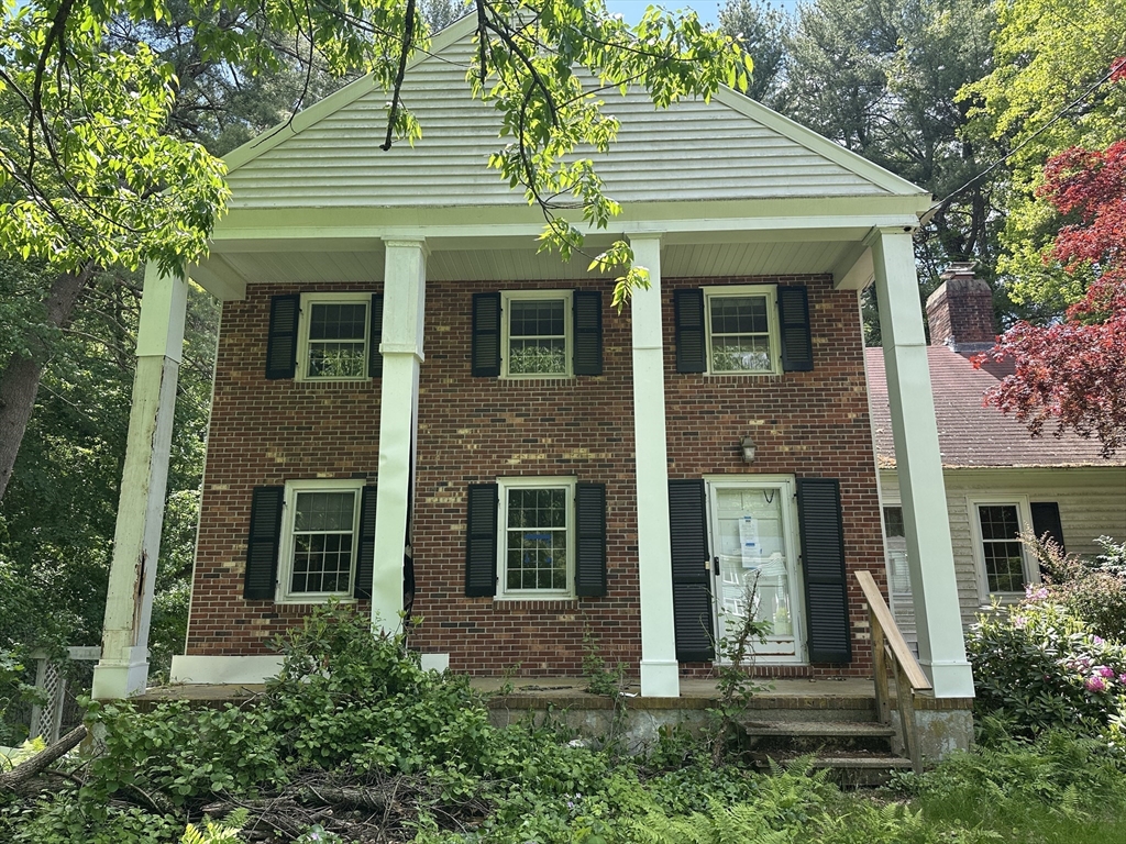 8 Pennock Rd in Chelmsford
