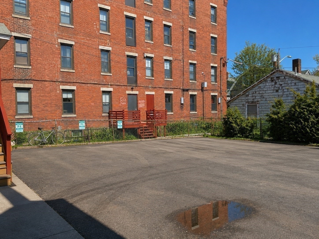 19 Palmer St in Salem