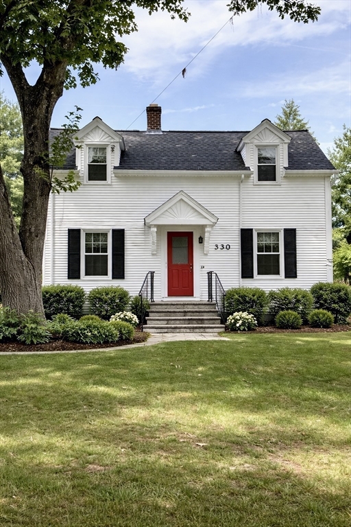 330 Newman Ave in Seekonk